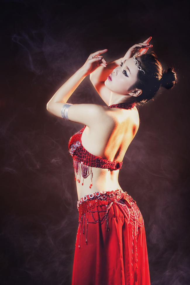 美女张开腿让我插